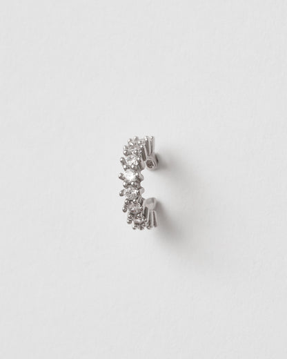 Sterling silver ear cuff med vita stenar i glittrande rad – modern elegans från Studio W