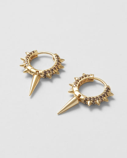 Hoop-örhängen i guld med bruna stenar och edgy siluett – Studio W