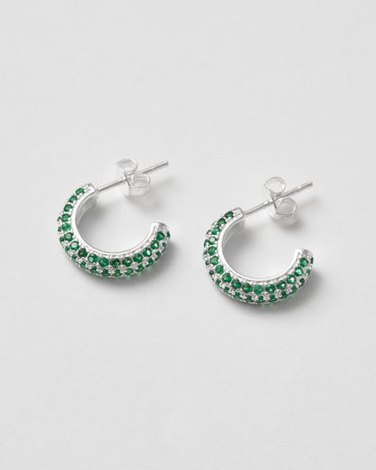 Sterling silver hoops med gröna zirkonstenar – modern klassiker